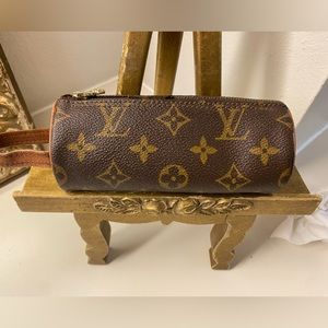 Louis Vuitton Monogram Trousse Ronde Pouch.
